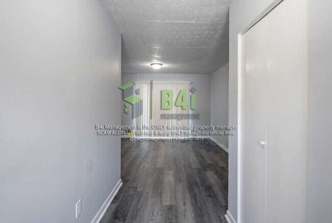 Building Photo - 716 Dunaire Way
