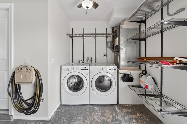 Building Photo - 1472 Byram Dr