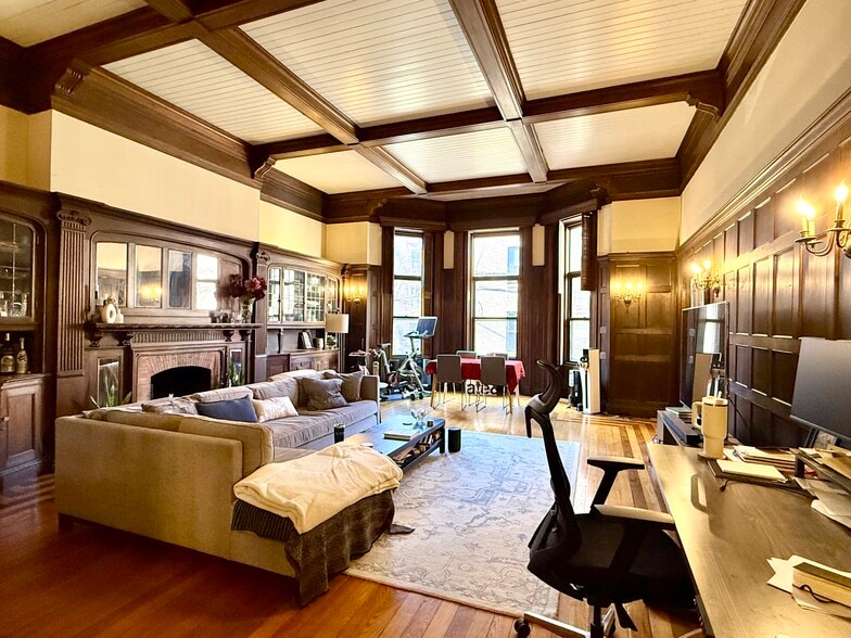 Building Photo - 317 Commonwealth Ave