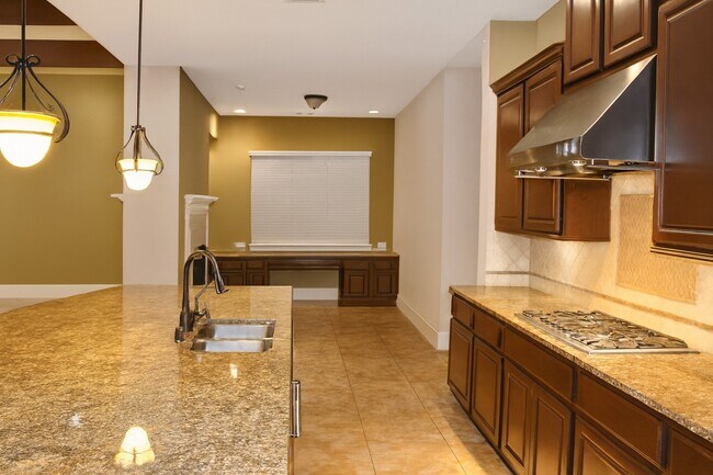 Building Photo - 907 Arden Oaks Dr