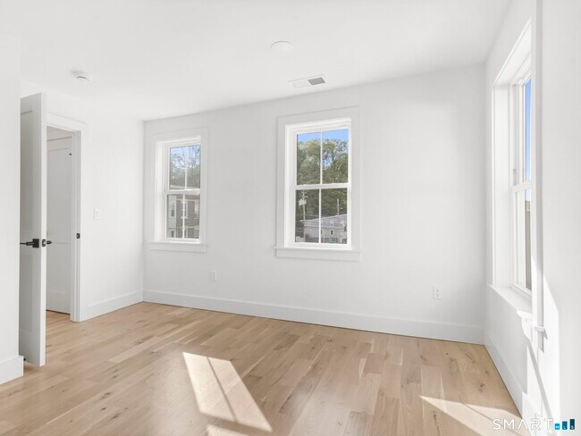 Building Photo - 325 Coram Ave