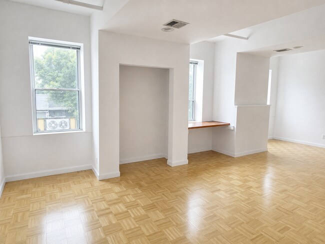 Building Photo - 49 Greenkill Ave