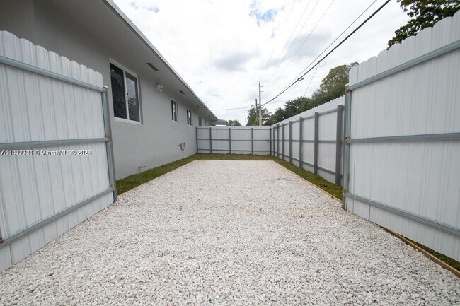 Building Photo - 233 NW 53rd Ave