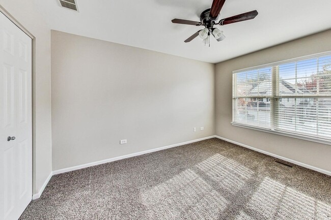 Building Photo - 1686 Buckingham Dr