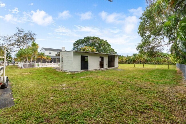 Building Photo - 7601 NW 82nd Terrace