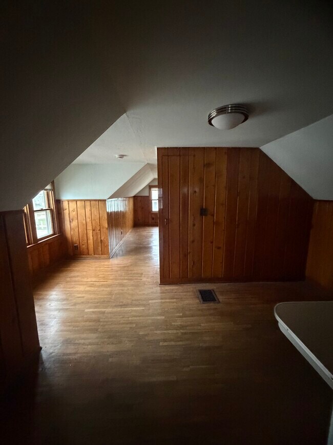 Building Photo - Phelps Studio