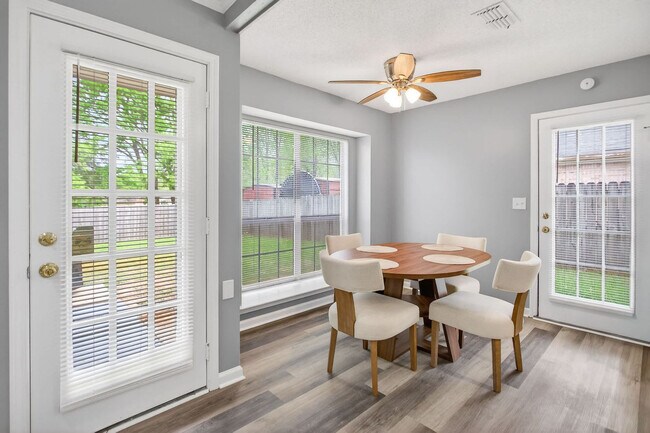 Building Photo - 2420 Haddington Rd