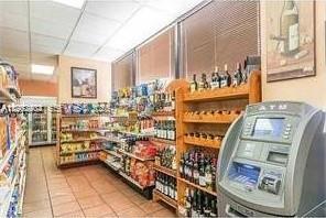 Building Photo - 600 NE 36th St