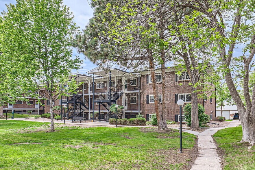 Building Photo - 6800 E Tennessee Ave