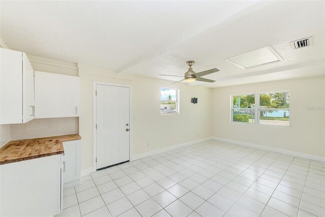 Building Photo - 178 175th Ave E