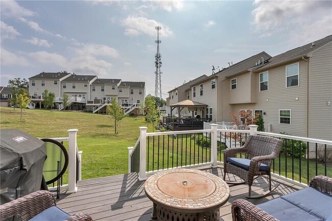 Building Photo - 356 Sunrise Dr