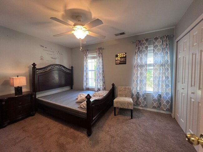 Building Photo - 2 bedroom 2.5 bath Townhome in Godley Park