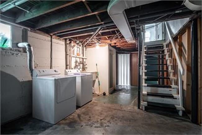 Building Photo - CHARMING HOME IN ST MATTHEWS FOR RENT