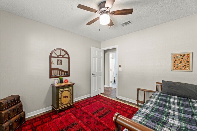 Building Photo - 9418 Wandsworth Dr