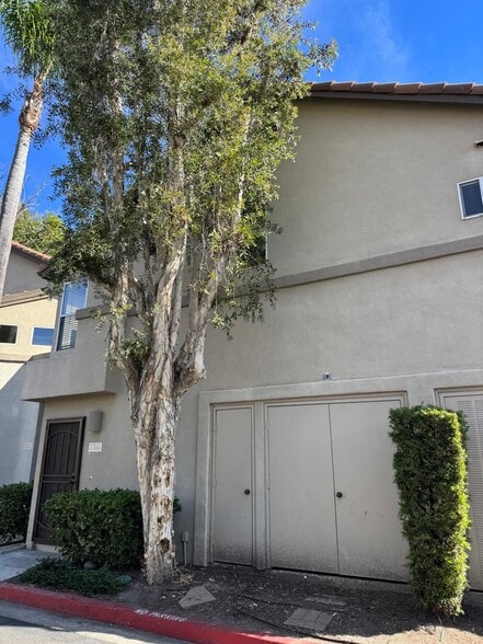 Building Photo - 27533 Calinda