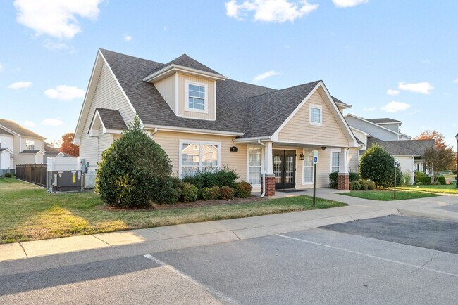 Building Photo - Large 2 Bedroom 2 1/2 Bath Dog Friendly Co...