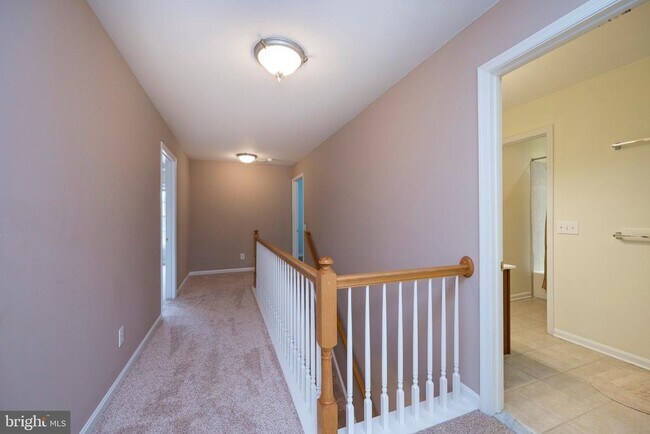 Building Photo - 311 Elmhurst Dr