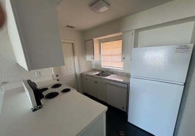 Building Photo - 1623 Sadigo St SE