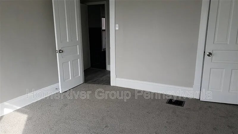 Building Photo - 806 Cowan Ave