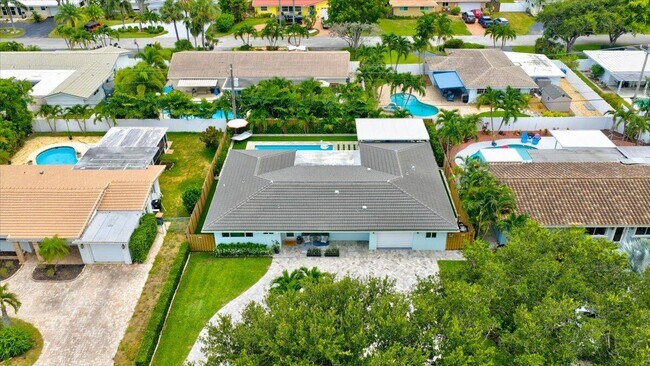 Building Photo - 2210 NE 34th Ct