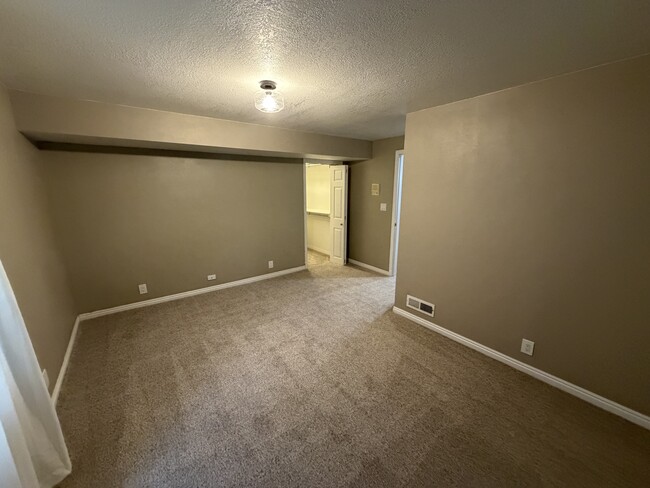 Building Photo - 775 E Autumn Field Dr