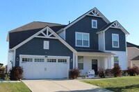 Building Photo - Beautiful 4 Bedroom in Avon!