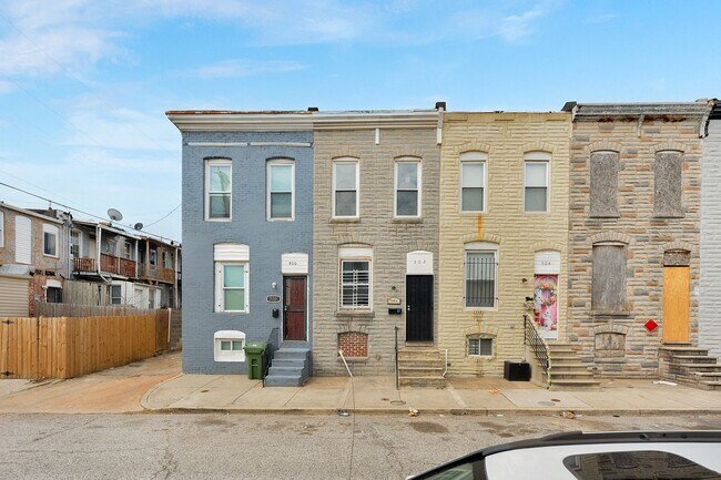 Building Photo - 2 Bedroom Rental In McElderry Park Vouchers Accepted and Poor Credit Considered