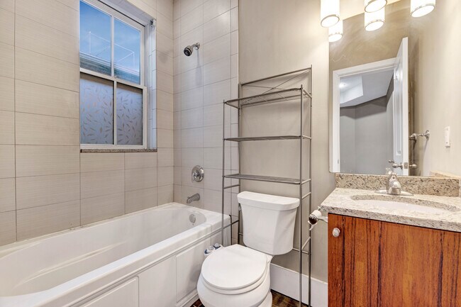 Building Photo - 1346 Kenyon St NW