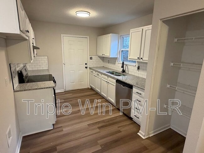 Building Photo - 107 Juniper Pl