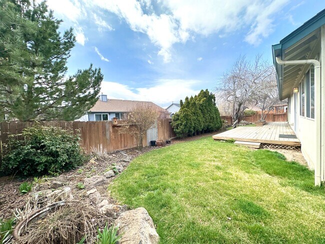 Building Photo - BEAUTIFUL 3 BED, 2 BATH SINGLE FAMILY HOME LOCATED IN NW REDMOND!
