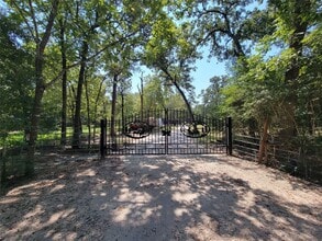 Building Photo - 25551 Brushy Creek Dr
