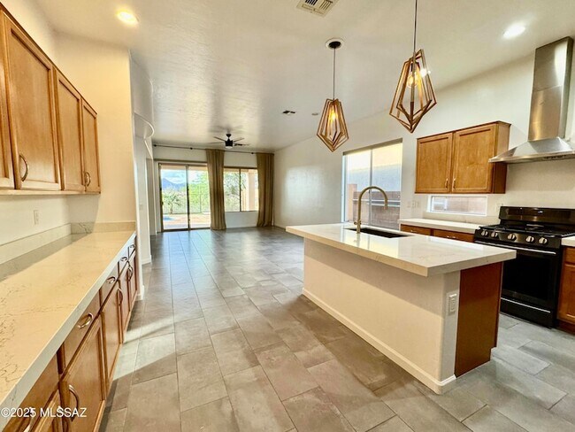 Building Photo - 13743 N High Mountain View Pl