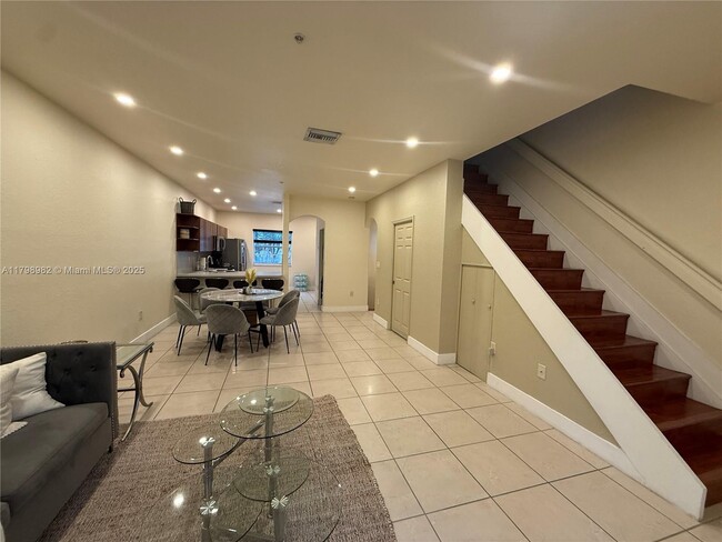 Primary Photo - 5660 NW 115th Ct