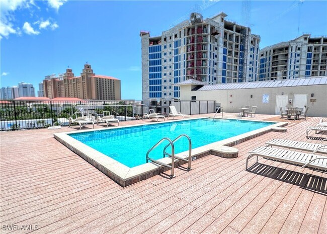 Primary Photo - 260 Southbay Dr