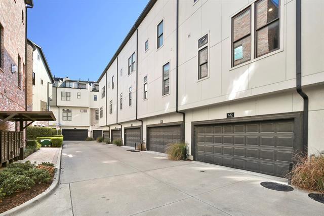 Building Photo - 640 S Pearl Expy