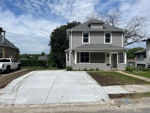 Building Photo - 4BR House in Midtown