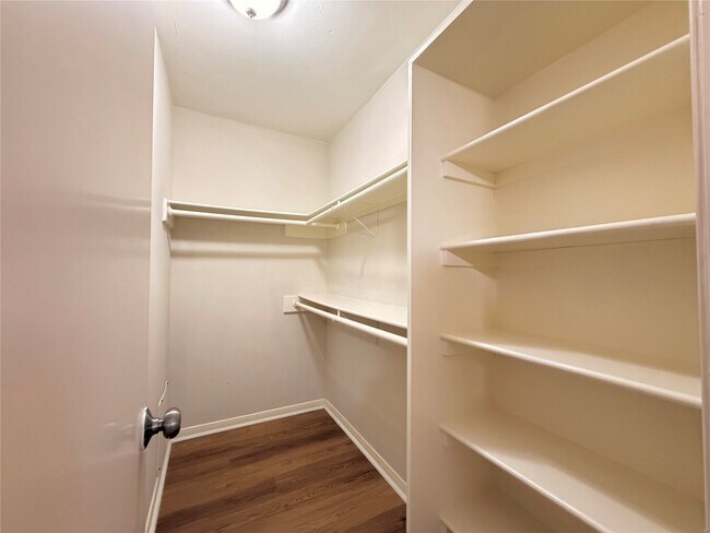 Building Photo - 9517 Clanton St