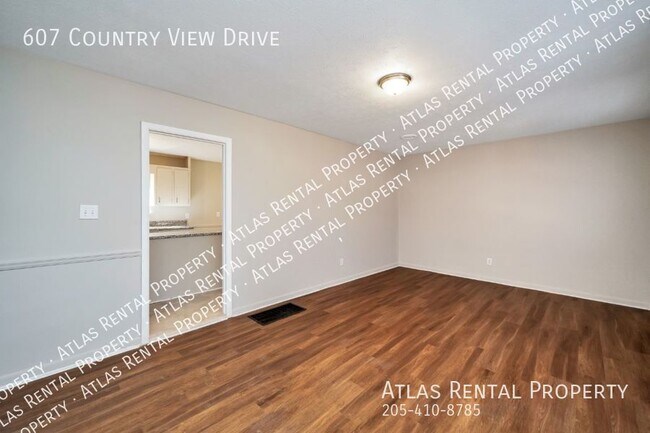 Building Photo - 607 Country View Dr NE