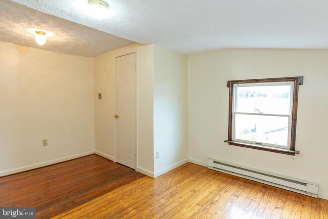 Building Photo - 32 Patrick Henry Way