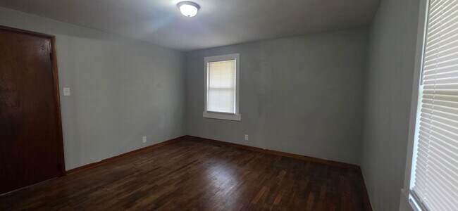 Building Photo - 2112 Rangeline Rd