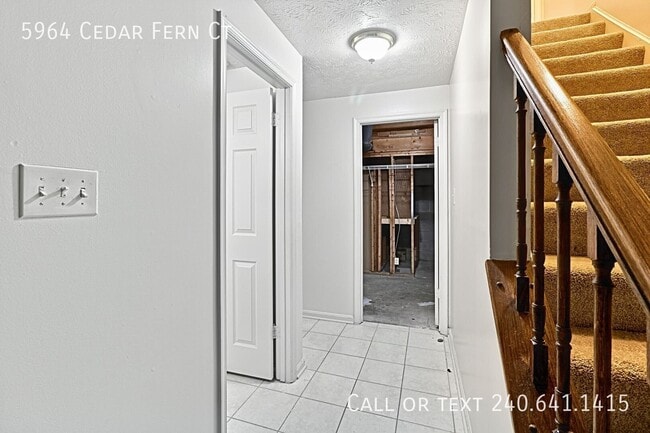 Building Photo - 5964 Cedar Fern Ct
