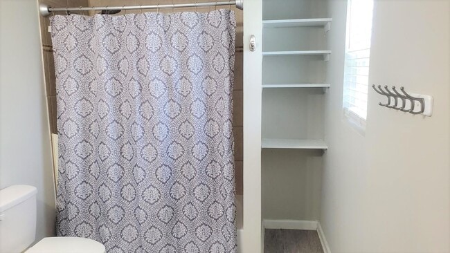 Building Photo - 3BR / 2BA HOME -  St Johns Park   *COMING ...