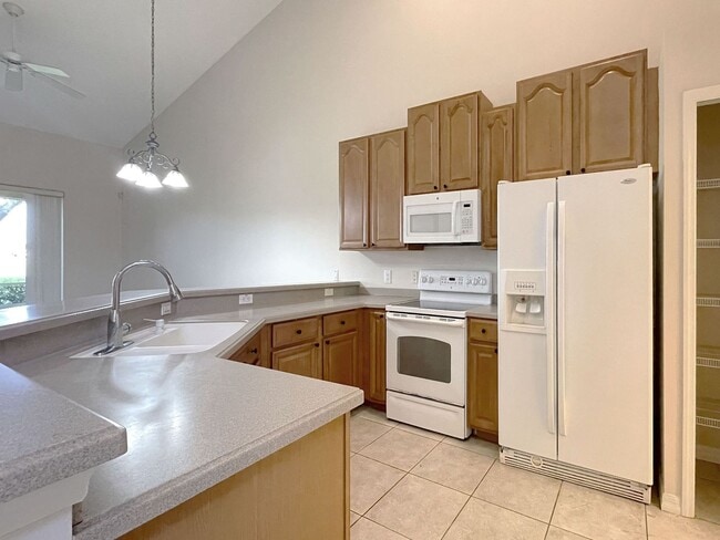 Building Photo - Two-Bedroom Townhome with Bonus Room