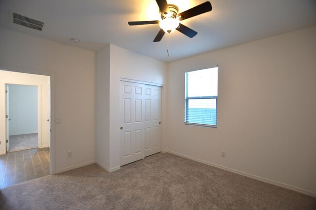 Building Photo - 37584 N Singletree Dr