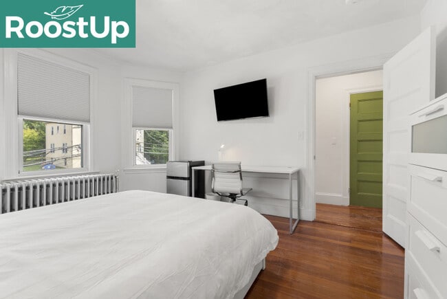 Building Photo - Furnished Bedroom in Jamaica Plain