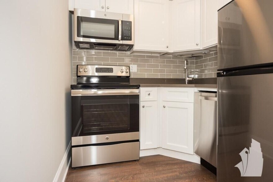 Building Photo - 2647 N Spaulding Ave