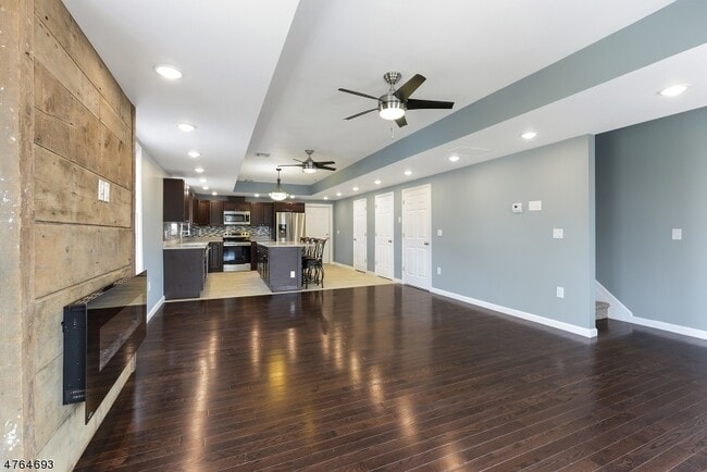 Building Photo - 499 New Brunswick Ave