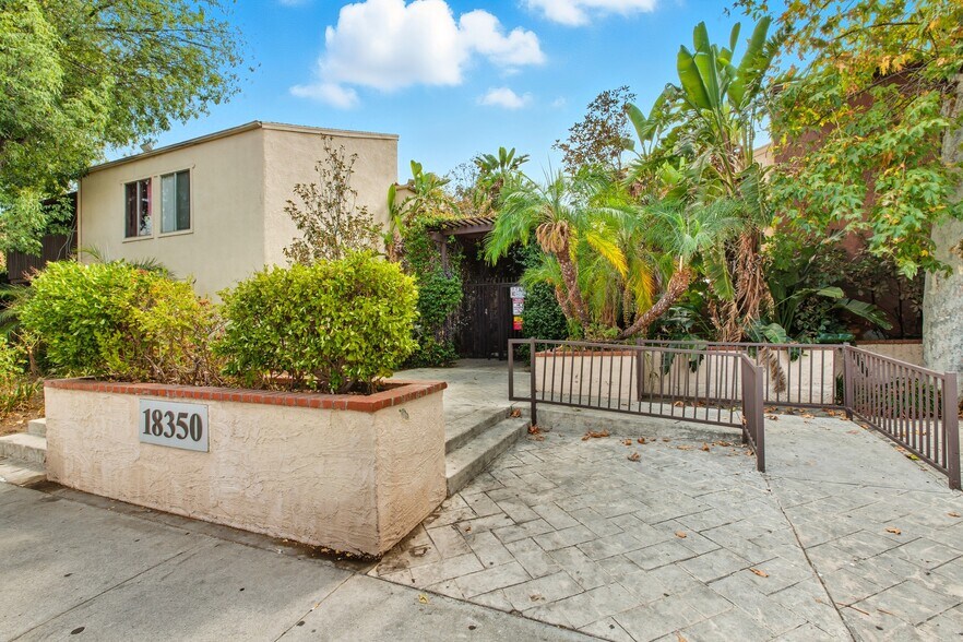 Building Photo - 18350 Hatteras St