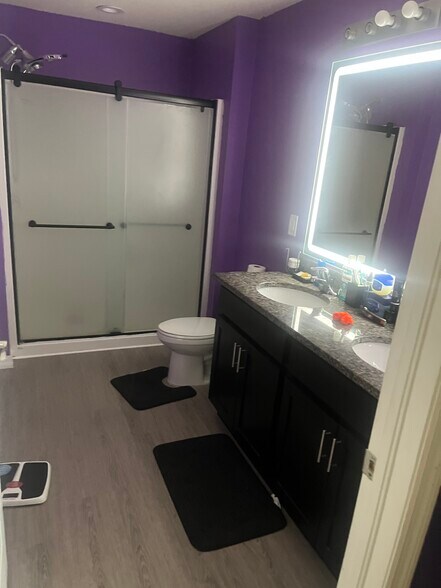 Building Photo - 2054 Detroit Dr