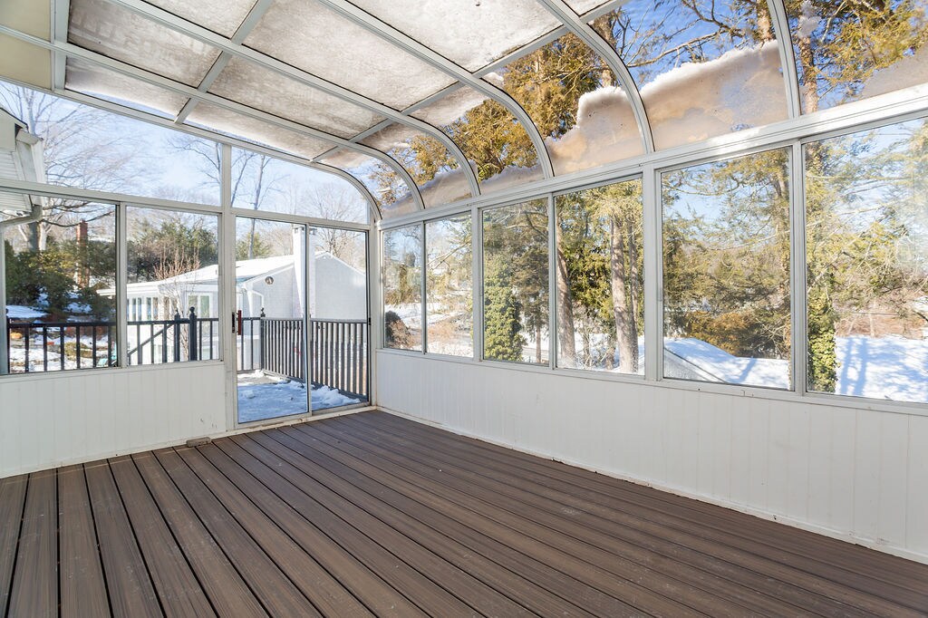 Building Photo - 198 Valley Rd